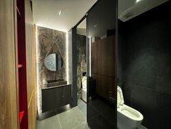 Serangoon Road (D12), Retail #558340161